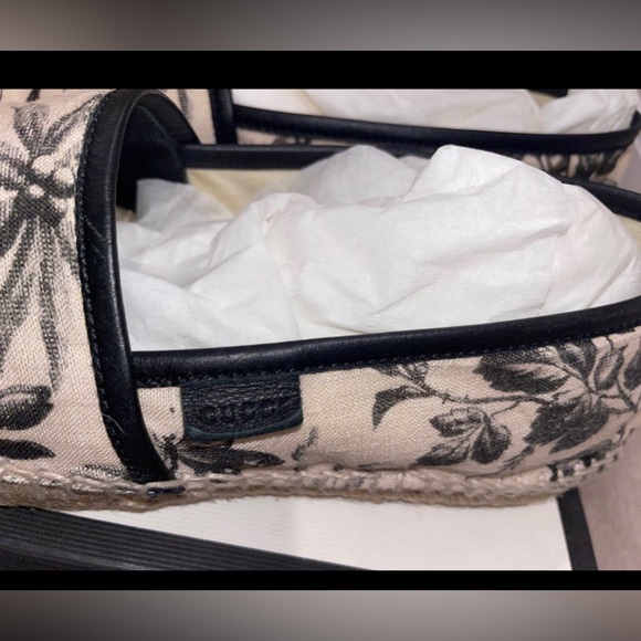 GUCCI Canvas Espadrilles - Picture 2 of 12